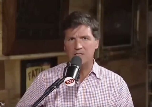 Tucker Carlson: Mike Huckabee Is Under a ‘Spell’ That Makes Him Support Israel